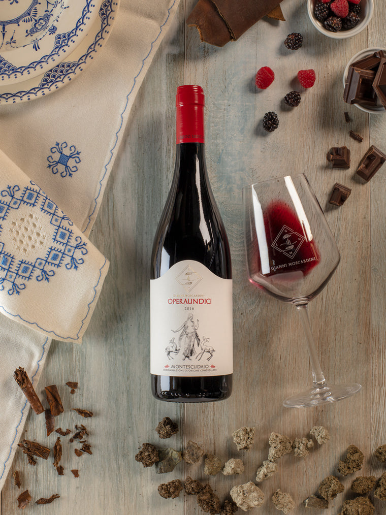 Fles OperaUndici van de Terroir-lijn van Gianni Moscardini